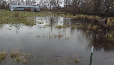 洪水正在威胁巴恩斯县的农场结构